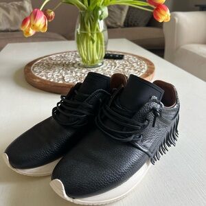 Black Leather Women’s Shoes
